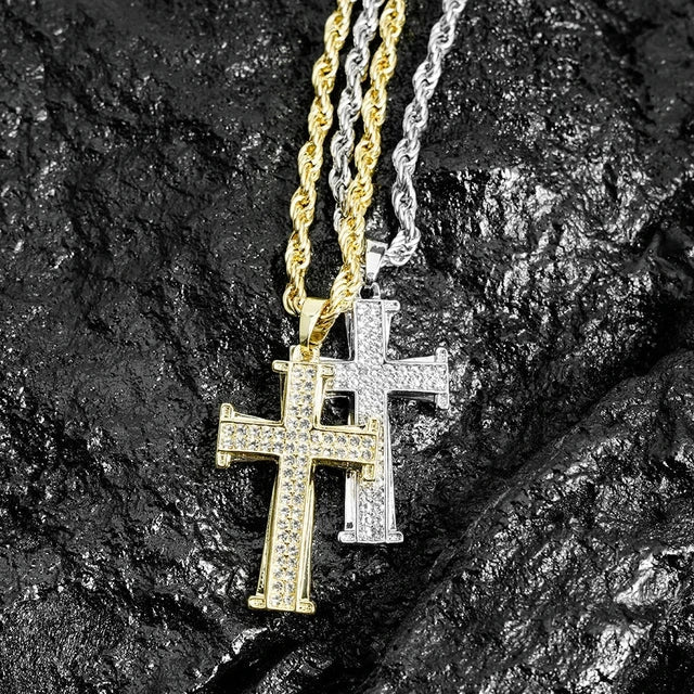 Set 2 Dijes de Cruz Iced Out con Cadena – Oro y Plata Hombre | PRÉNDELAX