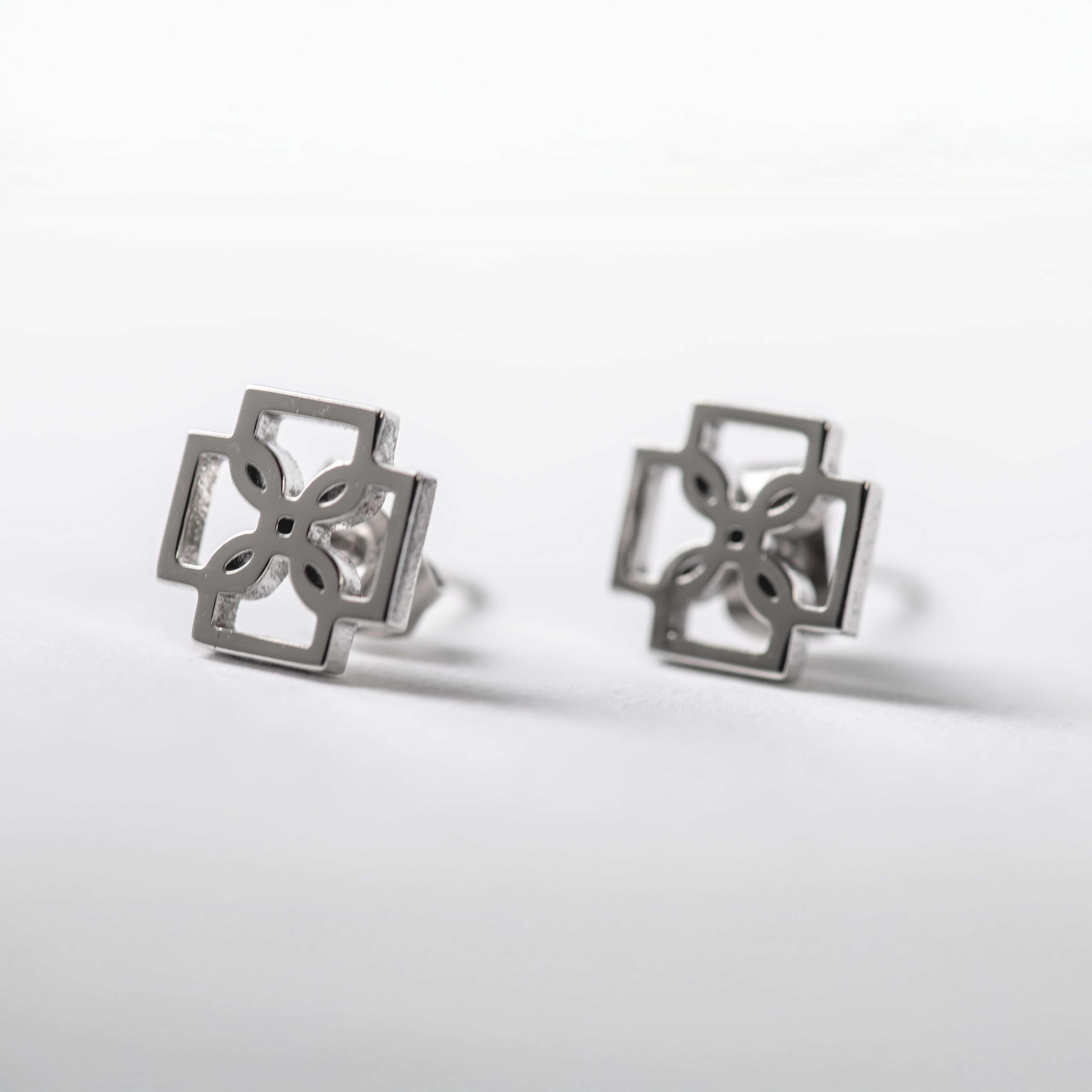 Studs Ameri | PRÉNDELAX